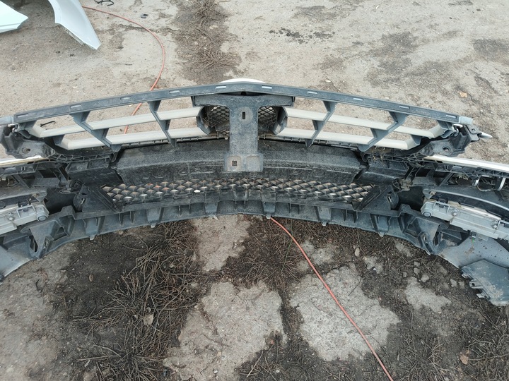 фото №9, Mercedes w204 рестайлинг c класс бампер переднее amg led pdc 775
