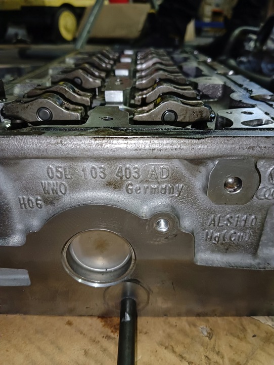 фото №8, Головка двигателя vw audi skoda 2.0 tdi | 05l103403ad