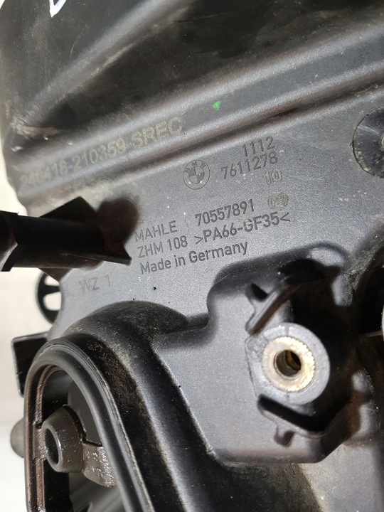 фото №13, Крышка клапанов 70557891 bmw f33 f36 g20 g21 2.0b b48b20b