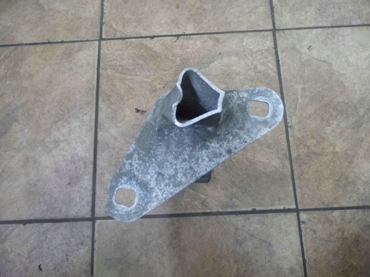 фото №4, Audi a4 b5 зона смятия отбойник правый зад 8d0807332c