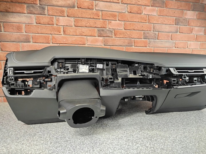 фото №16, Bmw 2 active tourer u06 оригінальна консоль панель роздавальна шкіра чорна