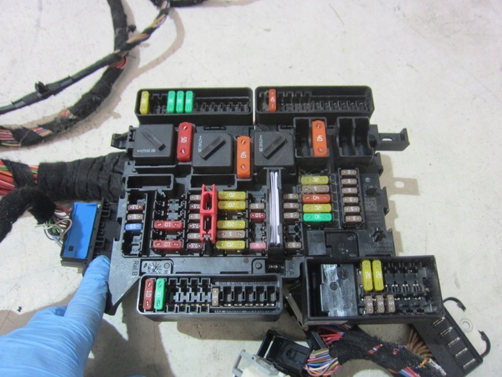 фото №10, Bmw x1 f48 жгут колодки лампы led правые перед установка штекеры 6821872