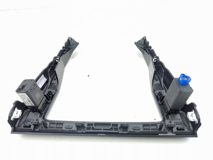 фото №6, Peugeot 2008 ii 2023 молдинг консоли средней 9831350vv