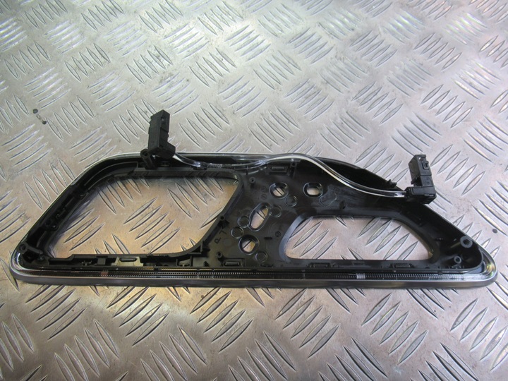 фото №13, Mercedes w206 планки декоративний декори консолі двері тунелю підсвічуваний d298