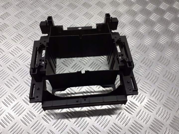 фото №1, Консоль средняя mercedes w203 2.2 cdi a2036890216