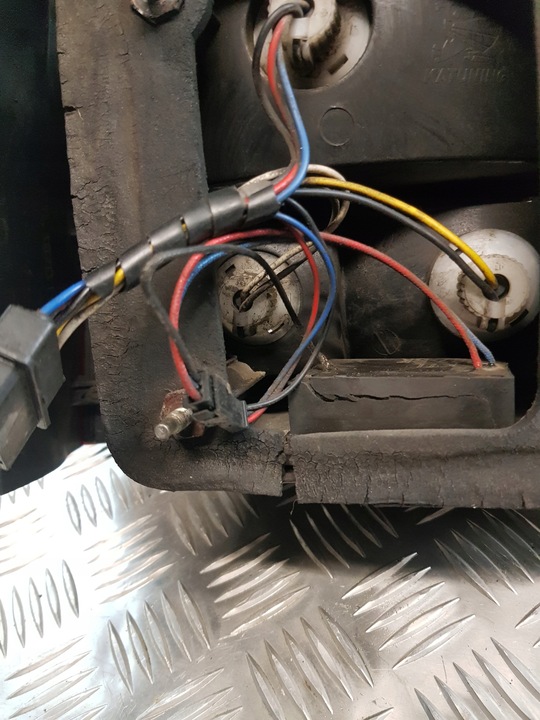 фото №13, Лампа ліва зад audi a6 c5 універсал 04r- led європа