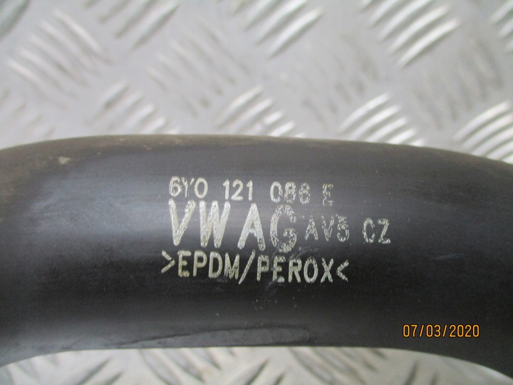 фото №10, Провода шланги воды радиатор skoda fabia i 1.2 6y0121088