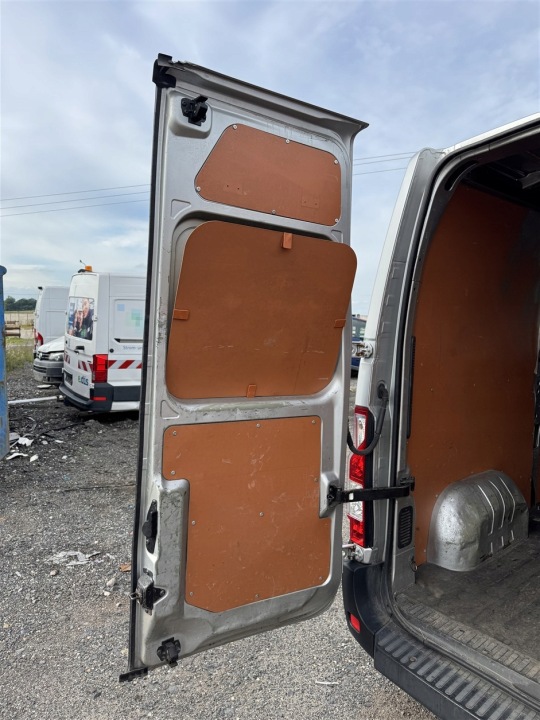 фото №11, Двері праві + ліве зад h2 renault master iii 3 iv 4 сріблястий teknh 10-23 рік