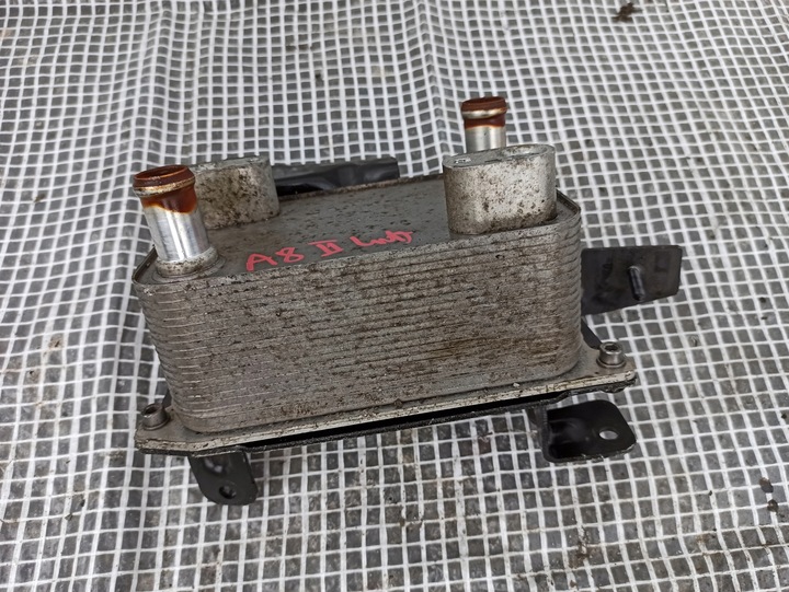 фото №1, Audi a8 d3 радиаторов масла коробки 4e0317021e