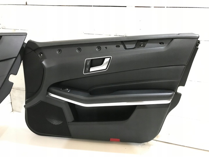 фото №5, Боковина дверь обивка mercedes w212 led рестайлинг универсал