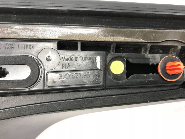 фото №8, Молдинг кришки ліве зад спойлер skoda superb iv vw passat ix b9 3j0827939a