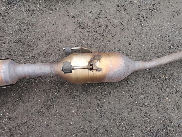 фото №8, Катализатор toyota prius plus 1.8 гибрид gp1 tb1