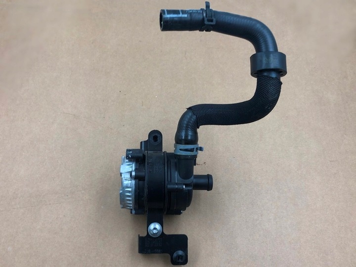 фото №7, Насос воды шланг 5wa121591a 5q0122063j seat cupra formentor hybf 1,4 etsi