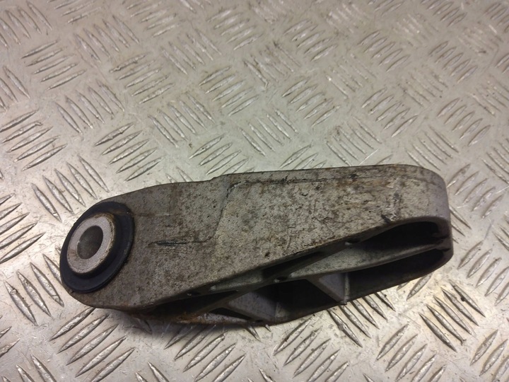 фото №4, Toyota c-hr i 2019 лапи / кріплення двигуна