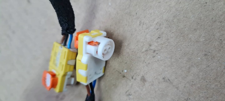 фото №10, Q3 83a штекер роз'єм подушка безпеки 3c8972563 a4 b9 a5 8w q5 80a q7 vw audi