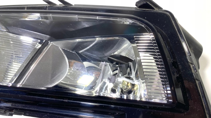 фото №11, Галоген vw touran ii 5ta941661 5ta941662