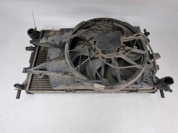 фото №1, Радиаторов воды 2s41-8c607aa ford focus i