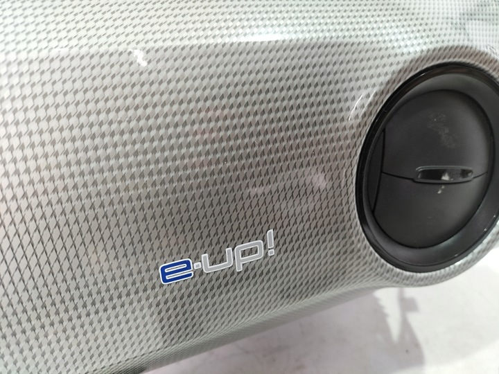 фото №8, Vw e up e-up панель консоль подушка безпеки подушки ремені оригінал демонтаж