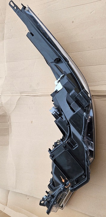 фото №7, Toyota chr c-hr лампа права 81130-f4031