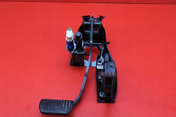 фото №1, Педалі комплект автомат 7g9n-2d094rc 6g92-9f836-rc ford mondeo mk4 2.0 tdci