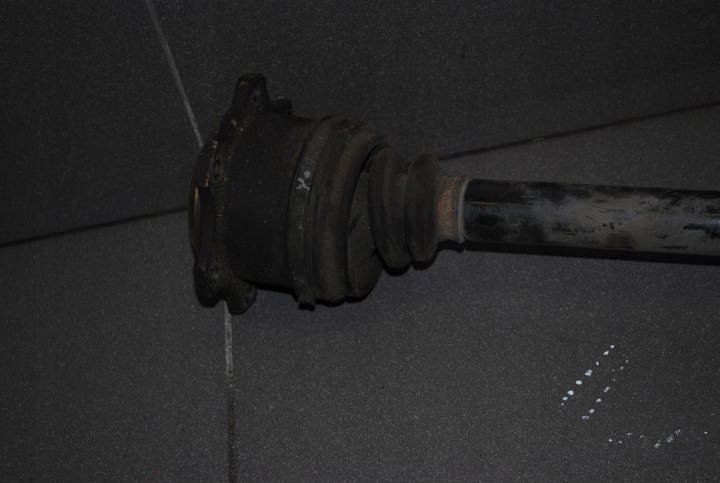 фото №5, Піввісь права перед audi a8 d2 2.8 apr 4d0407272s