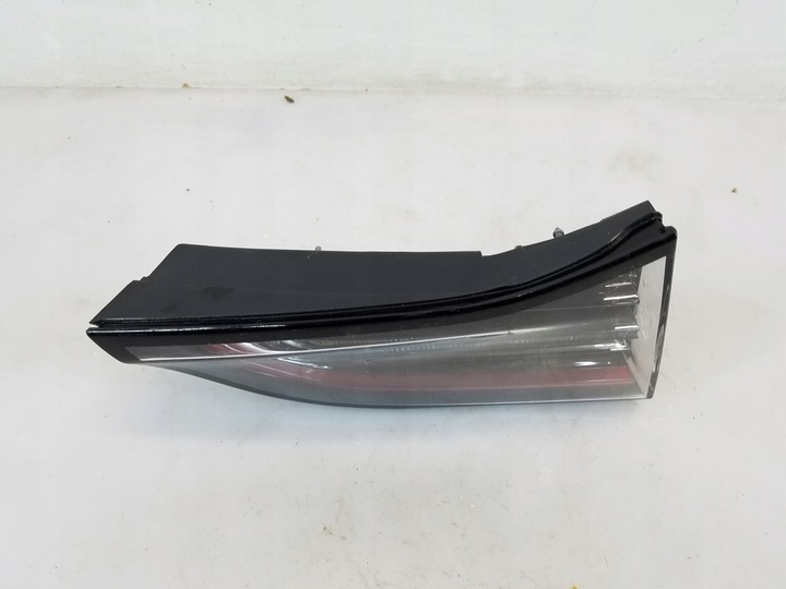 фото №10, Лампа зад w крышка багажника tesla модель 3