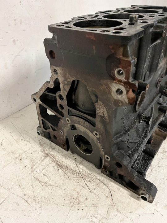 фото №6, Блок  двигуна vw seat skoda audi 1.6 tdi cay 03l103021bk śląsk