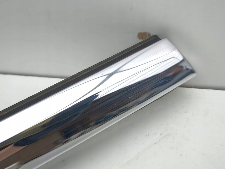 фото №7, Tesla модель s 2015 планка стёкла задней