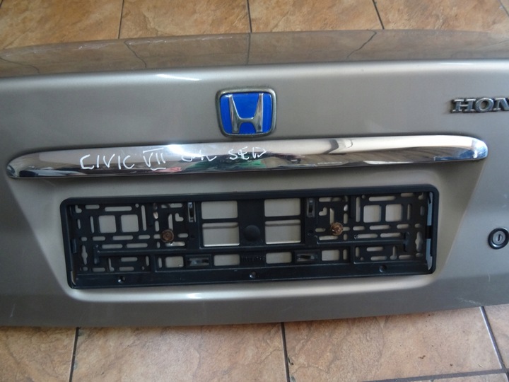 фото №1, Civic vii 1.4b 01' накладка кришки зад