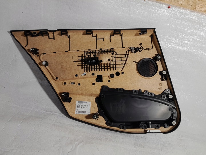 фото №6, Bmw 3' f30 боковина двері правий зад чорна шкіра