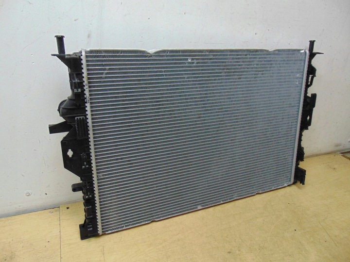 фото №11, Радіаторів води volvo xc60 s60 v60 31368082