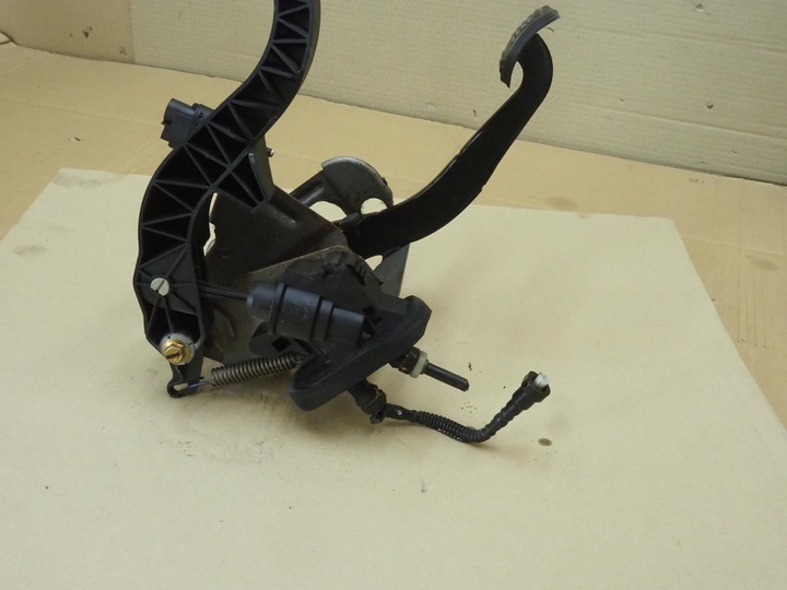 фото №6, Fiesta mk6 2002-2008 педаль сцепления тормоза педали европа