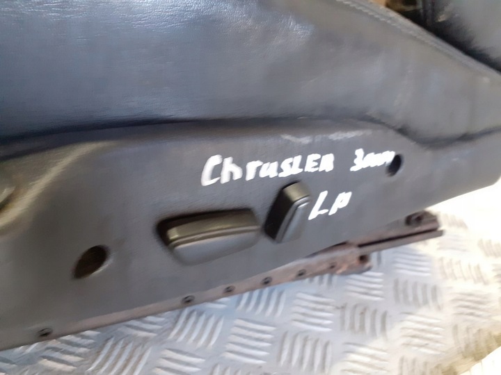 фото №15, Сиденья кожаные комплект chrysler 300m