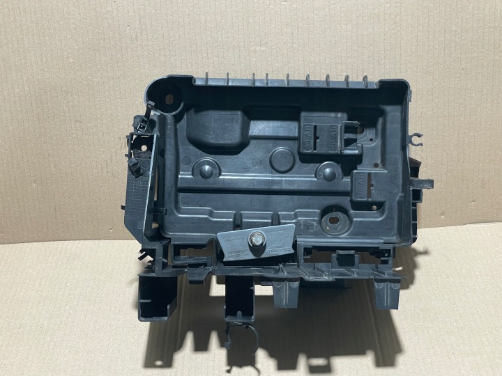 фото №5, Opel corsa d 1.4-16v корпус акумулятора 13296473