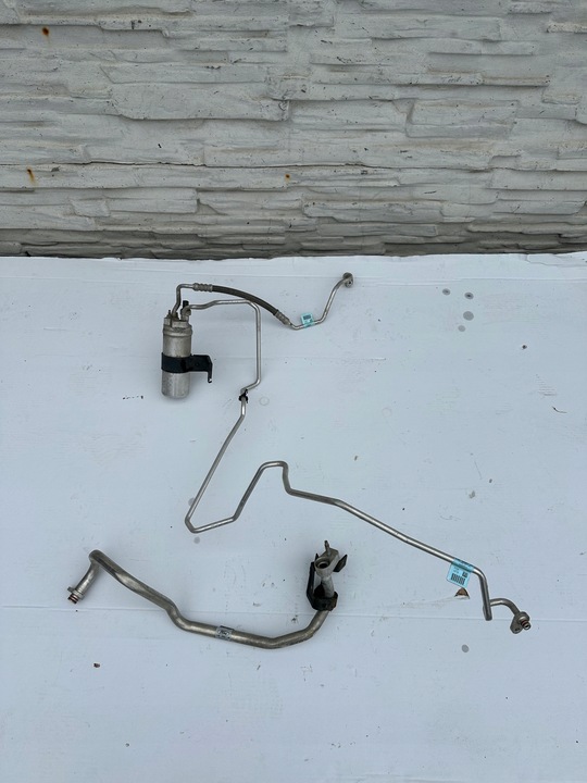 фото №1, Fiesta mk7 рестайлинг 1,0b шланг кондиционера комплект