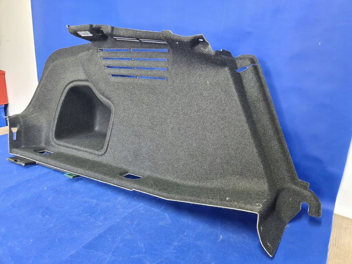 фото №8, Audi a4 b9 8w5 sedan обивка боковина багажника левая задняя 8w5863879b