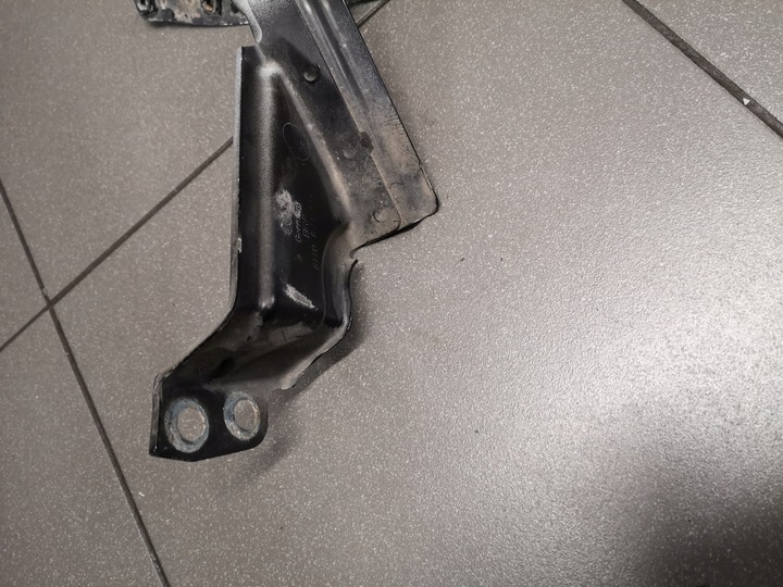 фото №5, Кронштейн крыльев левый audi a4 b6 cabrio 8h0821135