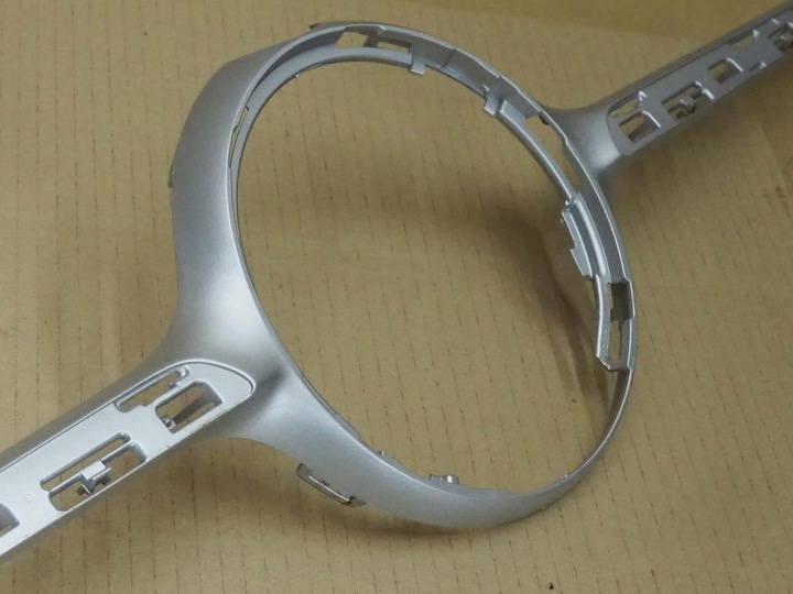 фото №9, Mercedes c клас w206 amg решітка радіатора емблема решітка a2068885000