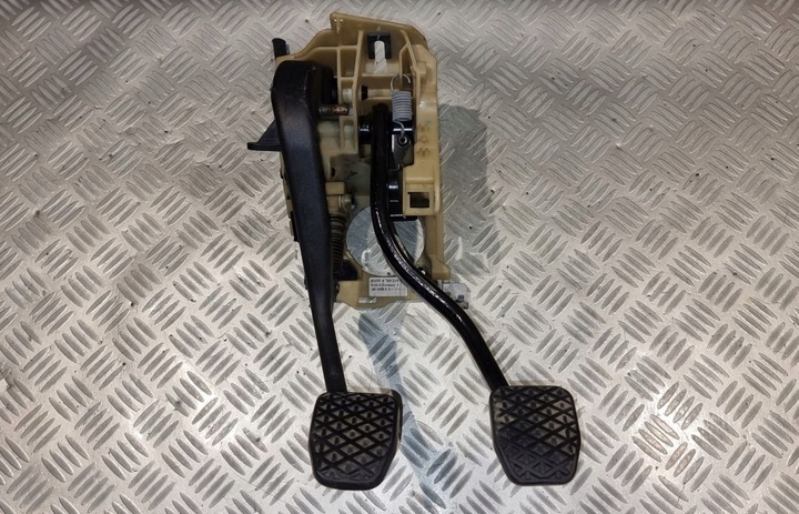 фото №5, Bmw e60 e61 педаль тормоза сцепления помпа датчик педали механическая коробка передач kpl 6769219