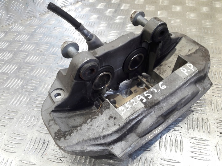 фото №8, Mercedes glc w253 суппорт тормозной правые перед