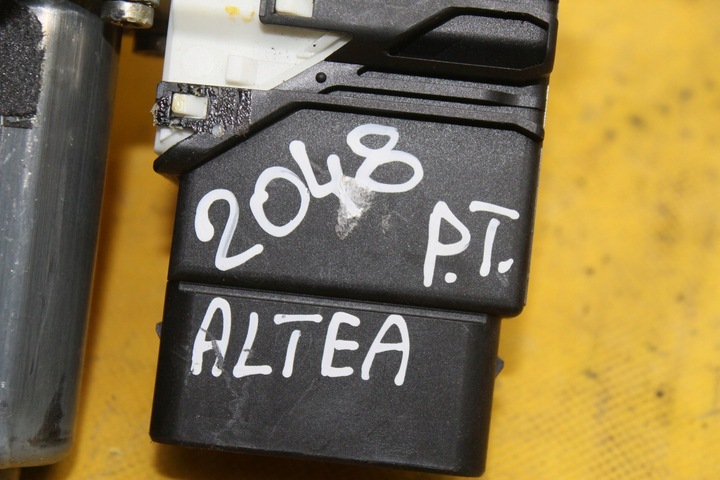 фото №9, Двигунчик скла правий зад seat altea 5p0839402