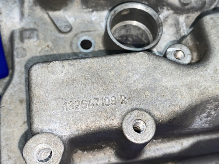 фото №8, Крышка клапанов 132647109r captur dacia sandero nissan 0.9 tce h4bb408