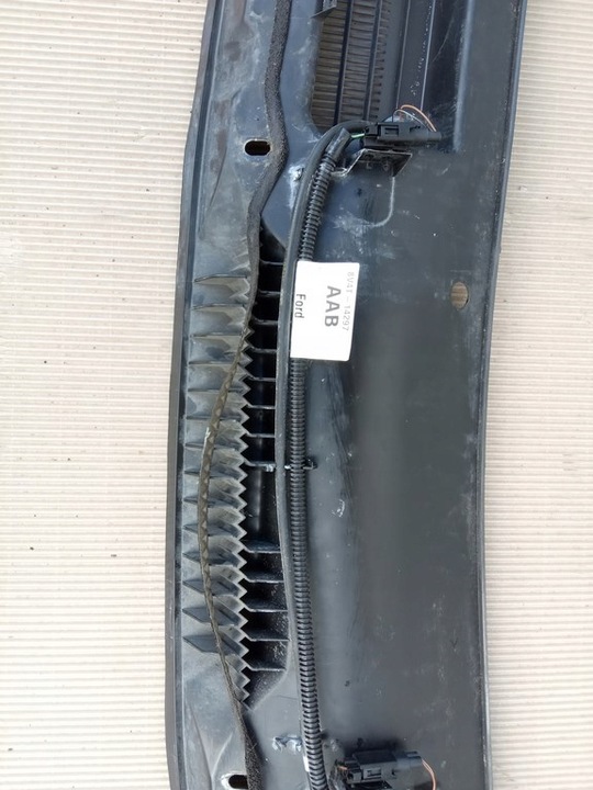 фото №10, Ford kuga mk1 2008-12r. - панель под лобовым стеклом