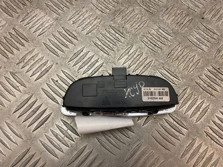 фото №8, Volvo xc90 2018 лампа потолок задняя 31457644