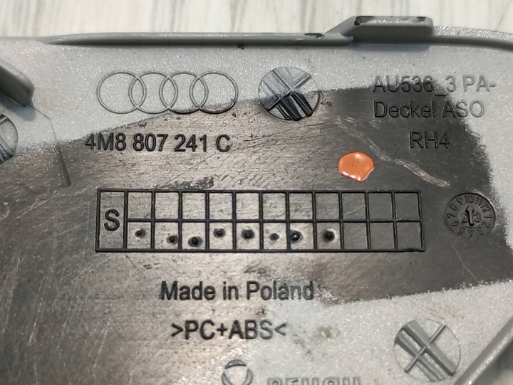 фото №5, Audi q8 заглушка фаркоп бампера зад 4m8807241c