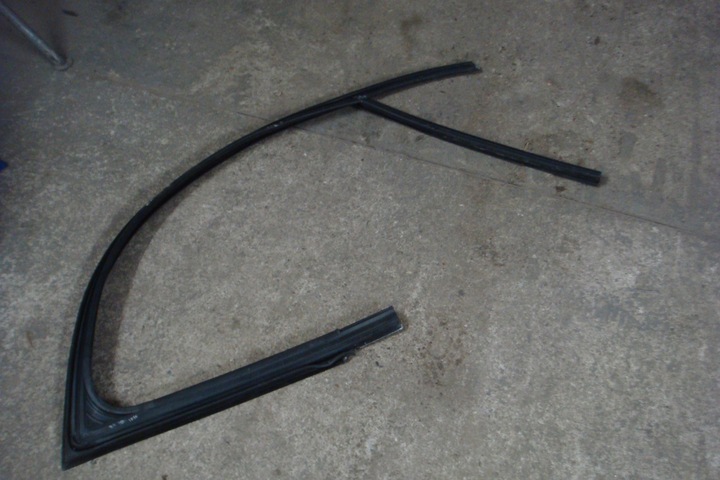 фото №1, Skoda rapid 5j прокладка планка двері перед ліва