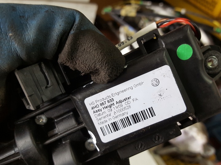 фото №3, Audi a8 d4 4h 09-13 механізм висоти ременя праві