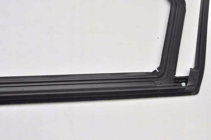 фото №8, Volvo xc60 ii планка прокладка дверь левый зад задняя левая 31856284