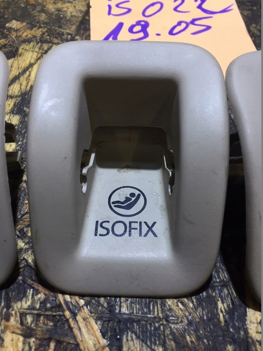 фото №3, A4 a5 a6 заглушка isofix зад комплект 8t0887233a