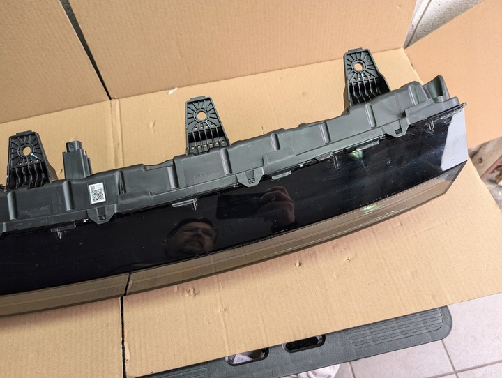 фото №6, Xpeng p7 лампа передняя средняя накладка перед